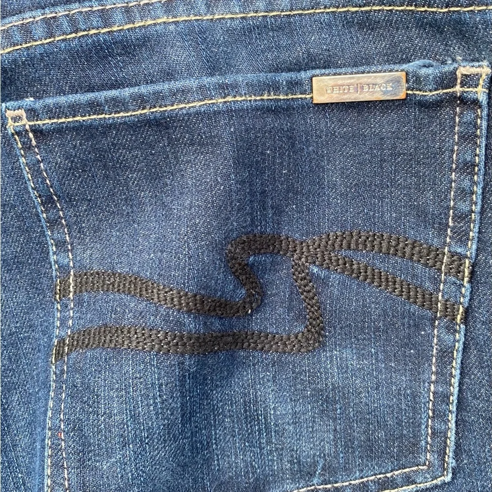 WHBM Classic Blue Denim NOIR Ankle Jeans, Size: 8